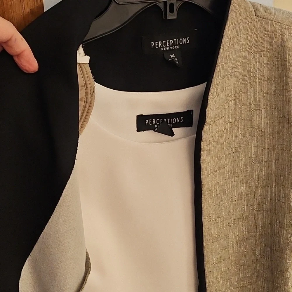 Vintage Suit Jacket and Sleeveless Top Set - Picture 3 of 13